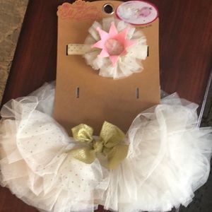 NWT 2 PIECE TUTU SET- HEADBAND AND TUTU. 0-3 month
